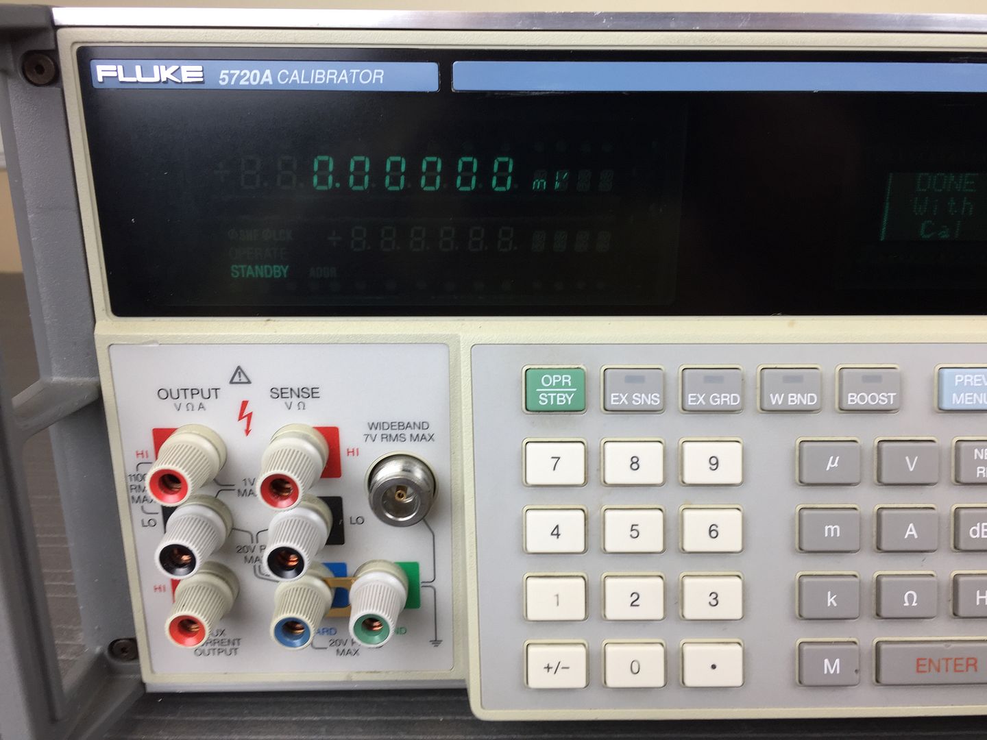 Fluke 5720A Precision Multifunction Calibrator With Option 03 MFG